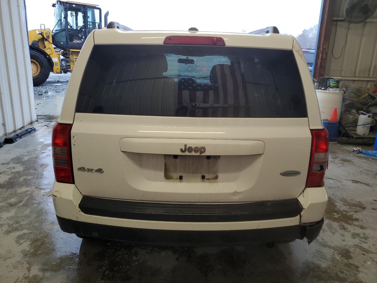 2014 Jeep Liberty (Patriot) VIN 1C4NJRFB5ED659675 Copart auction photo, rear end / minor dent/scratches damage thumbnail 6