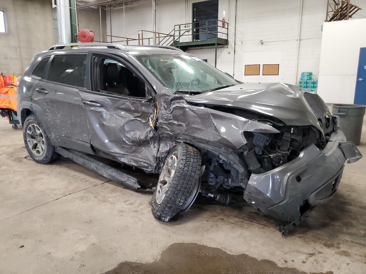 2020 Jeep Cherokee VIN 1C4PJMBNXLD533689 Copart auction photo, all over damage thumbnail 4