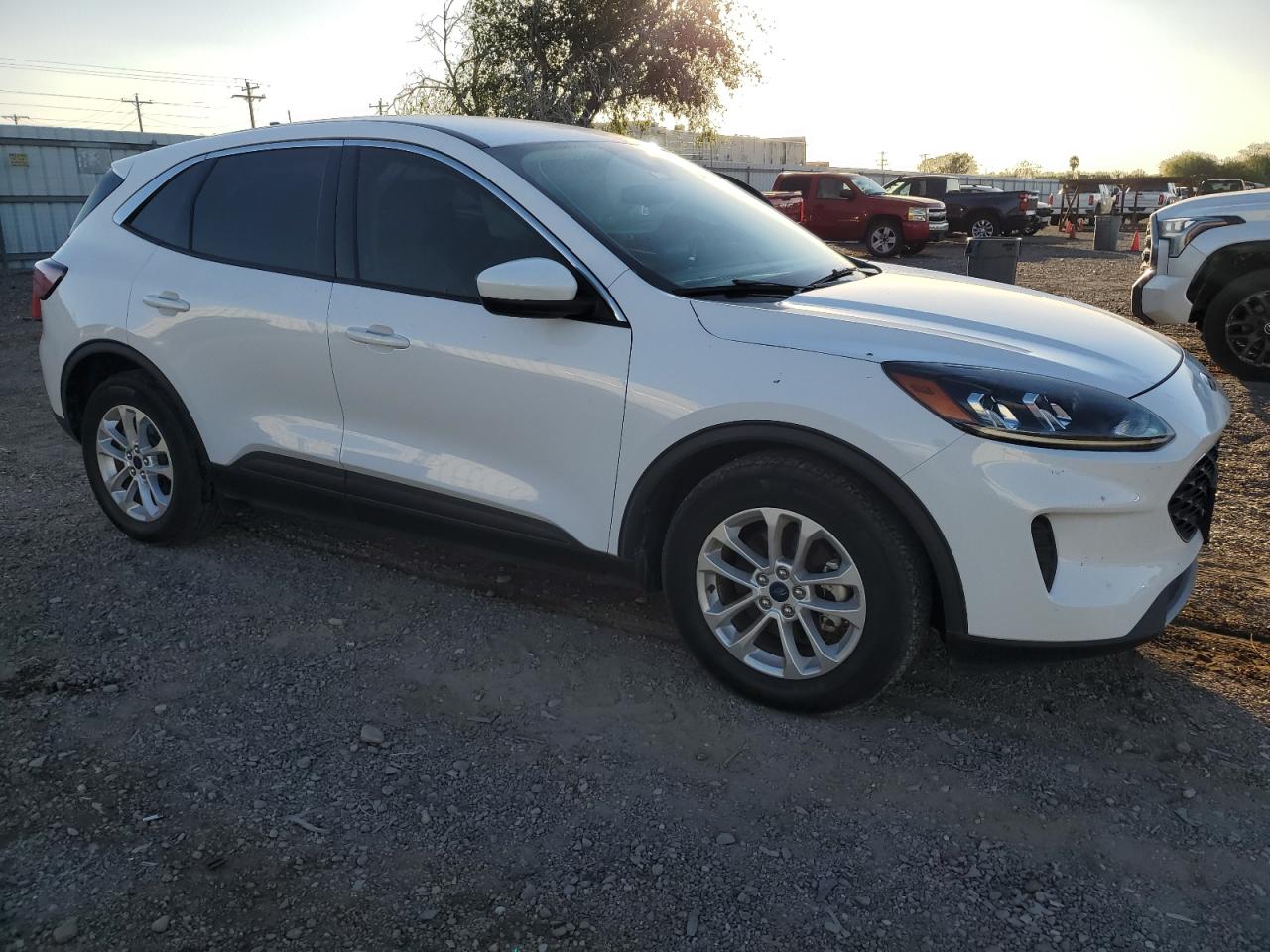2020 Ford Escape VIN 1FMCU0G60LUA31706 Copart auction photo, side / minor dent/scratches damage thumbnail 4