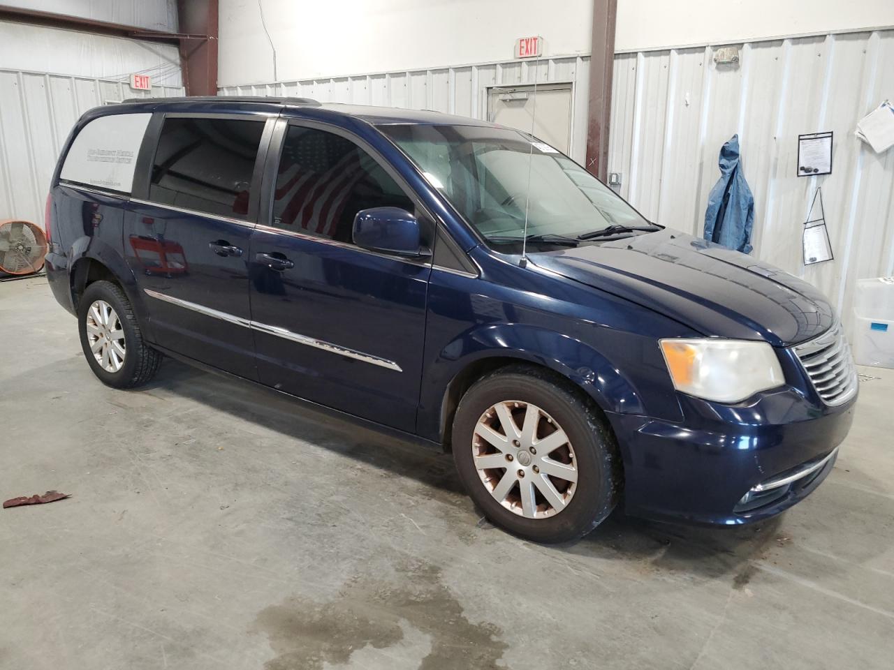 2013 Chrysler Town & Country VIN 2C4RC1BG1DR797806 Copart auction photo, minor dent/scratches damage thumbnail 4