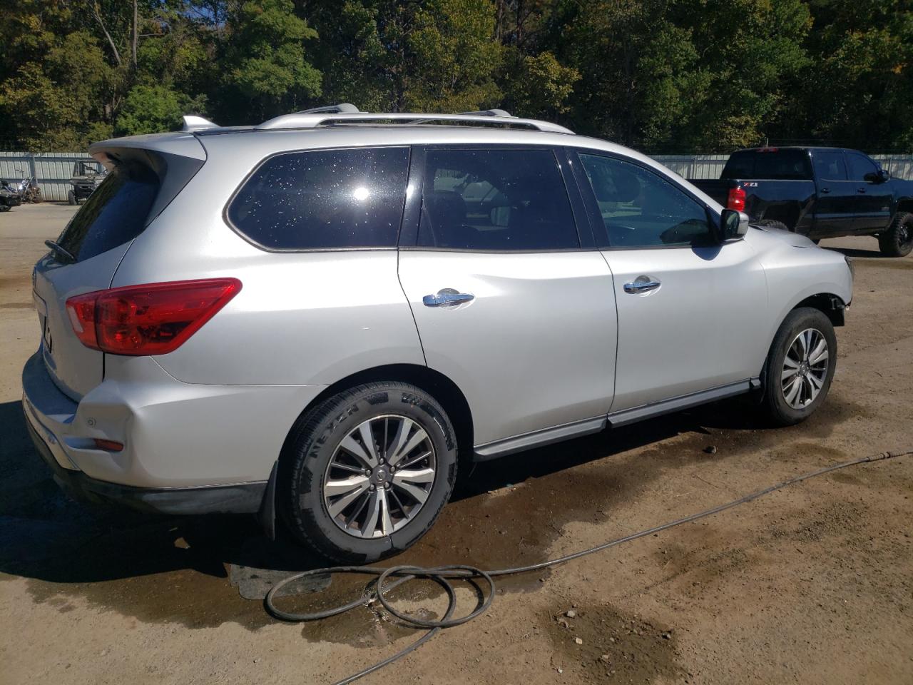 2019 Nissan Pathfinder VIN 5N1DR2MN2KC592328 Copart auction photo, front end damage thumbnail 3