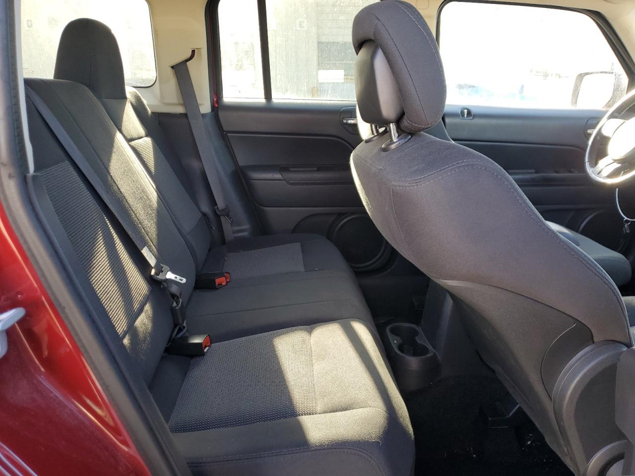 2012 Jeep Liberty (Patriot) VIN 1C4NJRFB1CD689804 Copart auction photo, rear end / minor dent/scratches damage thumbnail 11