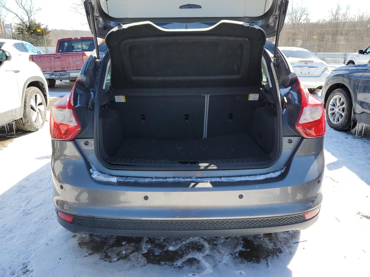 2014 Ford Focus VIN 1FADP3K23EL261860 Copart auction photo, front end / rear end damage thumbnail 6