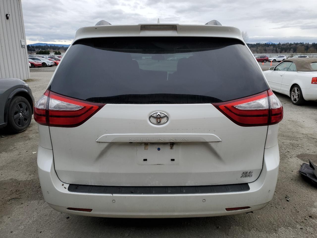 2019 Toyota Sienna VIN 5TDDZ3DC5KS224300 Copart auction photo, side damage thumbnail 6