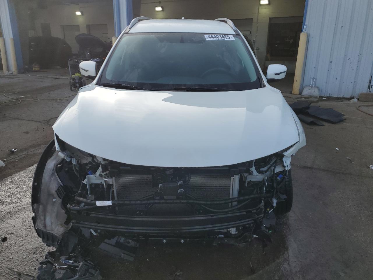 2018 Nissan Rogue VIN 5N1AT2MV9JC829061 Copart auction photo, front end / all over damage thumbnail 5