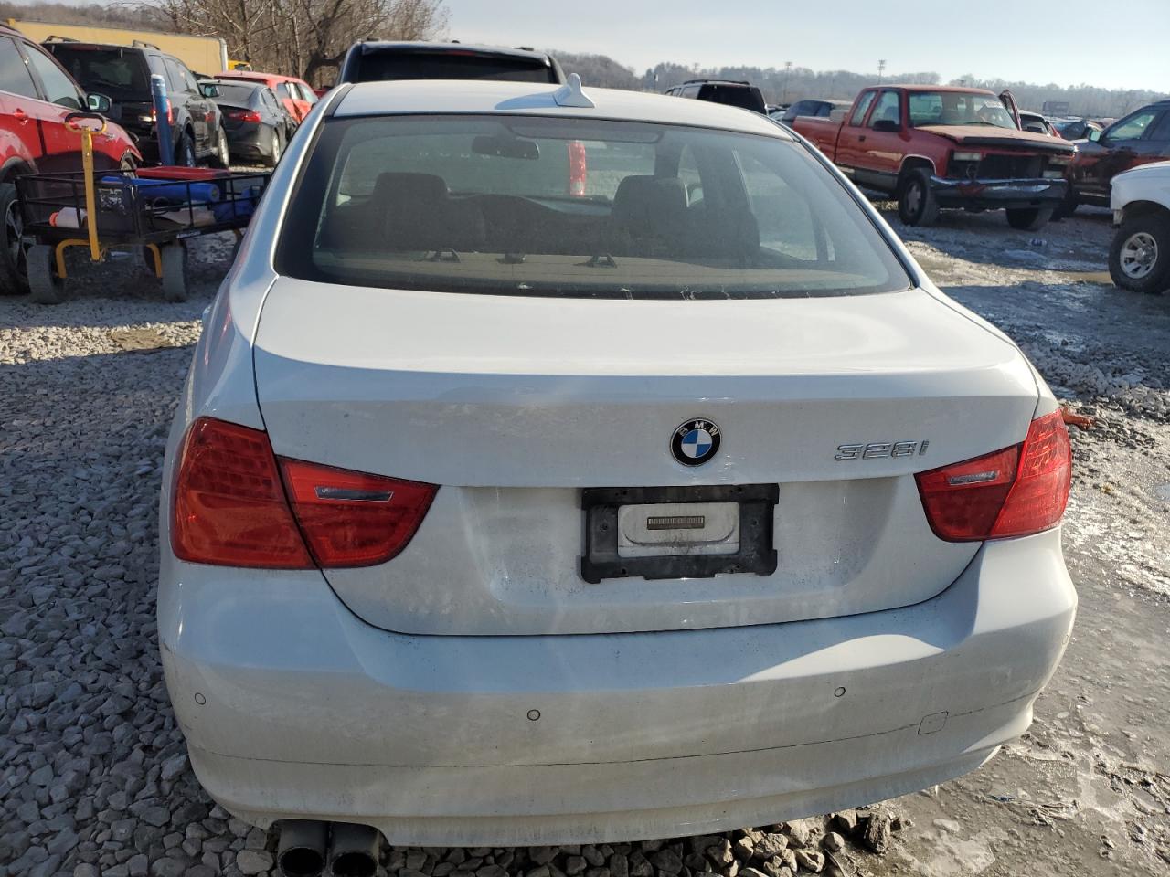 2010 BMW 3er VIN WBAPK5C5XAA652100 Copart auction photo, all over damage thumbnail 6