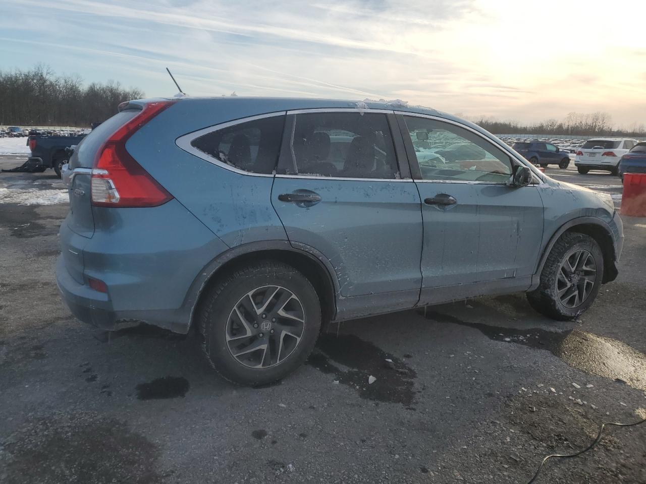 2016 Honda CR-V VIN 2HKRM4H47GH682138 Copart auction photo, front end damage thumbnail 3