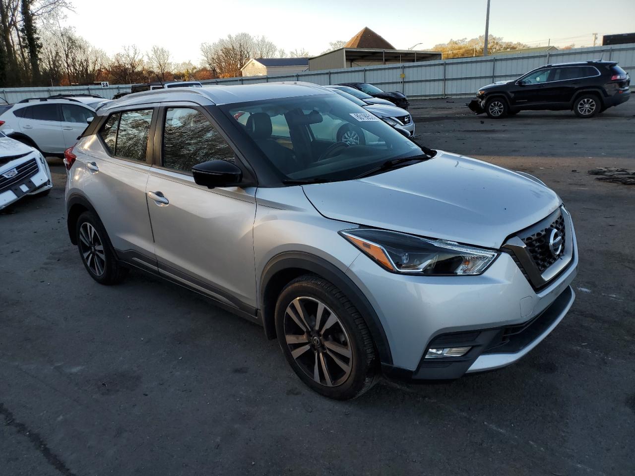 2019 Nissan Kicks VIN 3N1CP5CU0KL494129 Copart auction photo, side / rear end damage thumbnail 4