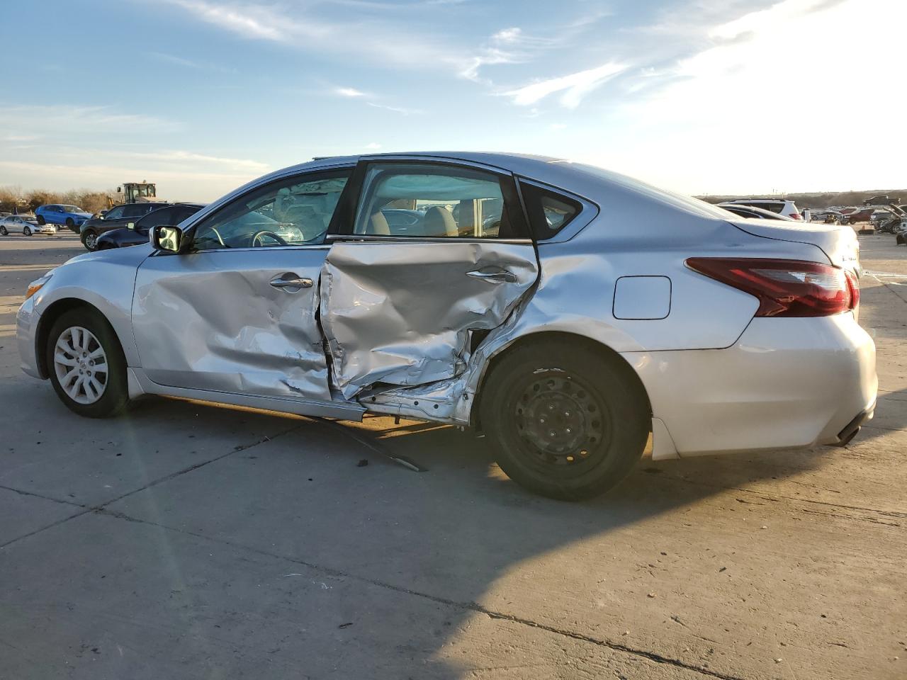 2018 Nissan Altima VIN 1N4AL3AP6JC233301 Copart auction photo, side damage thumbnail 2