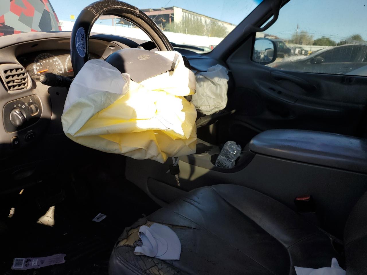 2002 Ford Expedition VIN 1FMRU15L52LA06653 Copart auction photo, front end / mechanical damage thumbnail 7