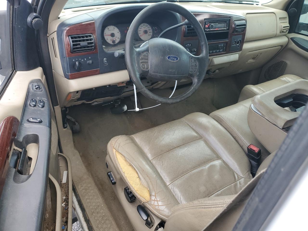 2005 Ford F250 VIN 1FTSX21P05EA43811 Copart auction photo, front end / minor dent/scratches damage thumbnail 8