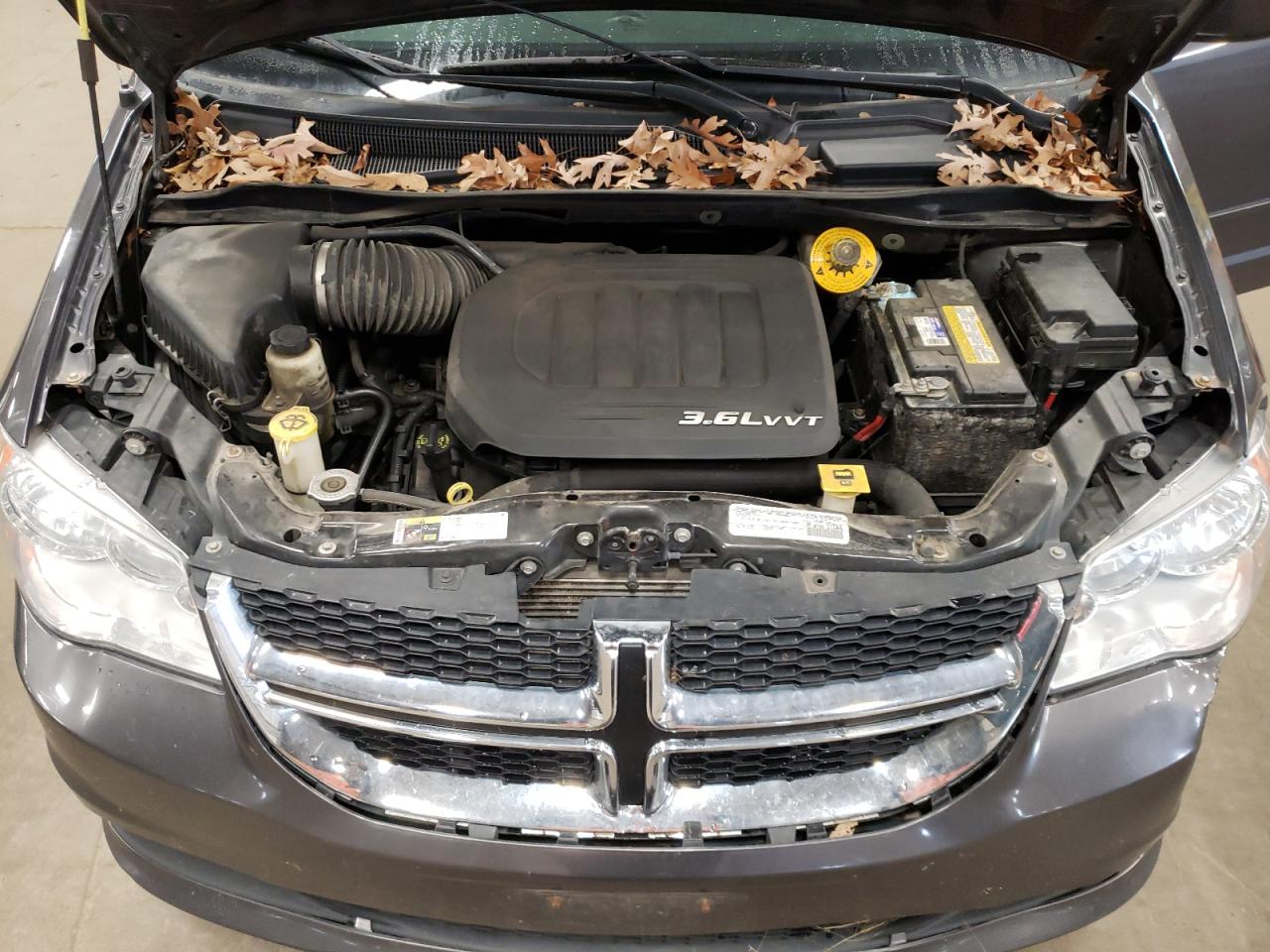2015 Dodge Caravan VIN 2C4RDGCG7FR555913 Copart auction photo, front end damage thumbnail 12
