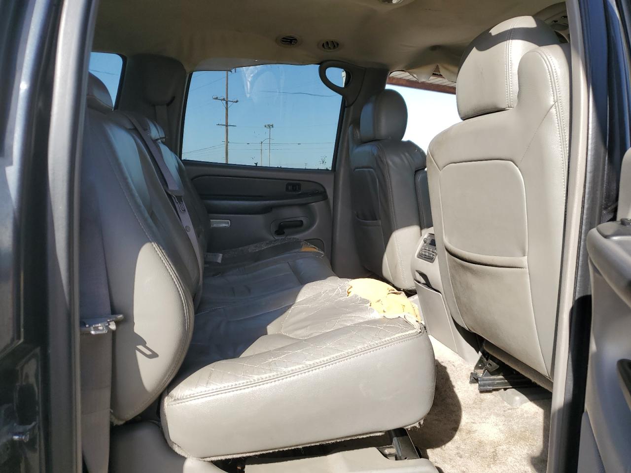 2003 GMC Yukon VIN 1GKEC16T43J329372 Copart auction photo, side / front end damage thumbnail 11