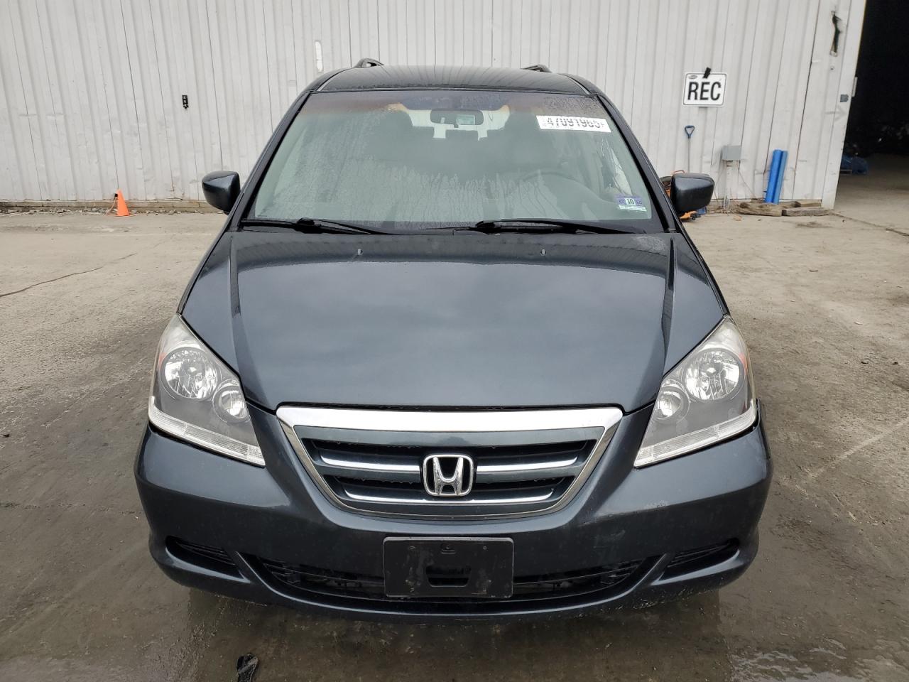 2005 Honda Odyssey VIN 5FNRL38415B011413 Copart auction photo, rear end / side damage thumbnail 5