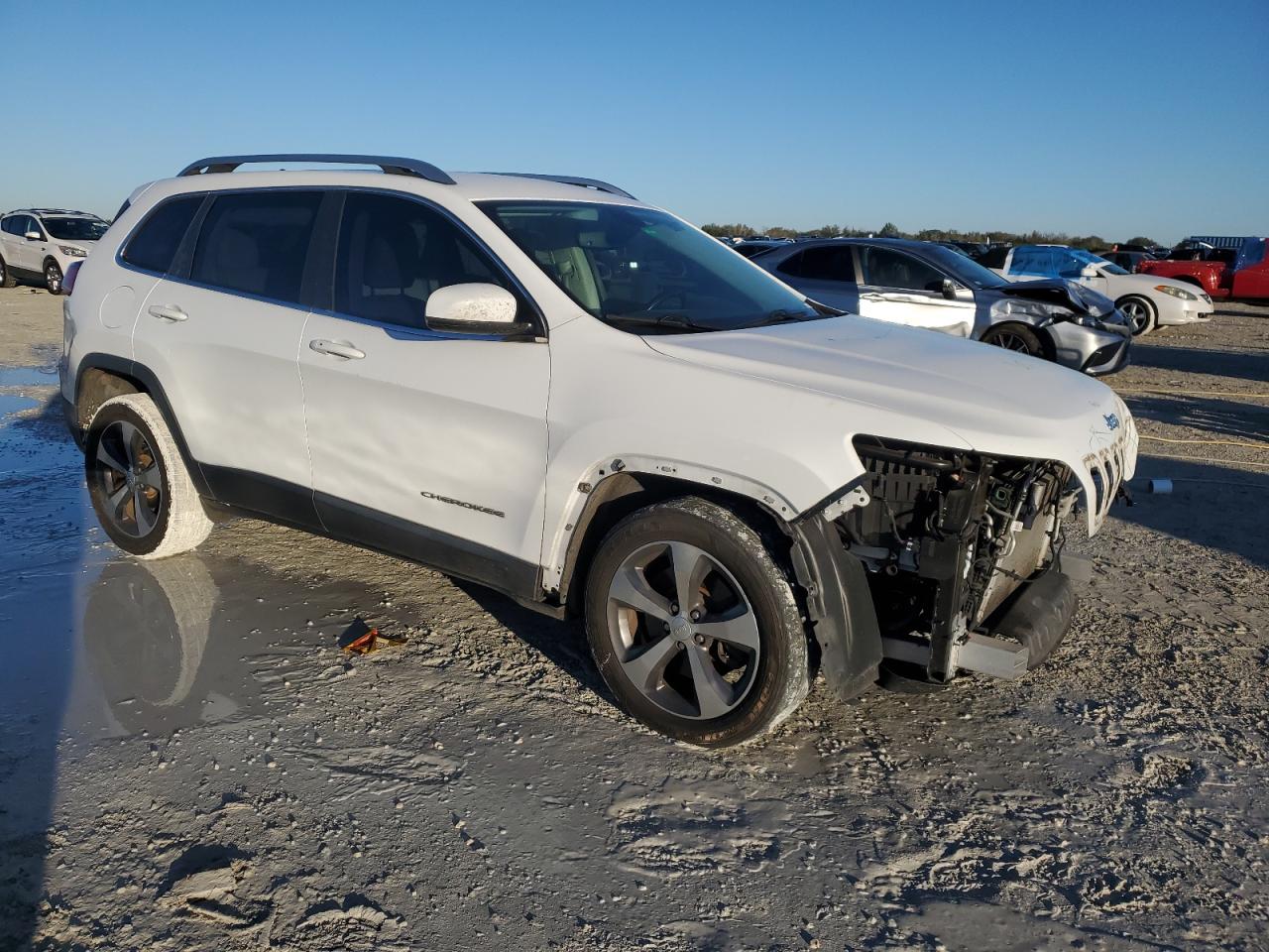 2019 Jeep Grand Cherokee VIN 1C4PJLDB4KD297925 Copart auction photo, front end / minor dent/scratches damage thumbnail 4