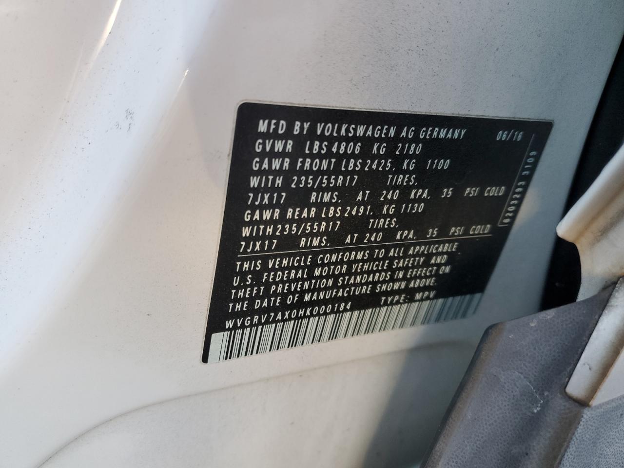 2017 Volkswagen Tiguan VIN WVGRV7AX0HK000184 Copart auction photo, front end damage thumbnail 14