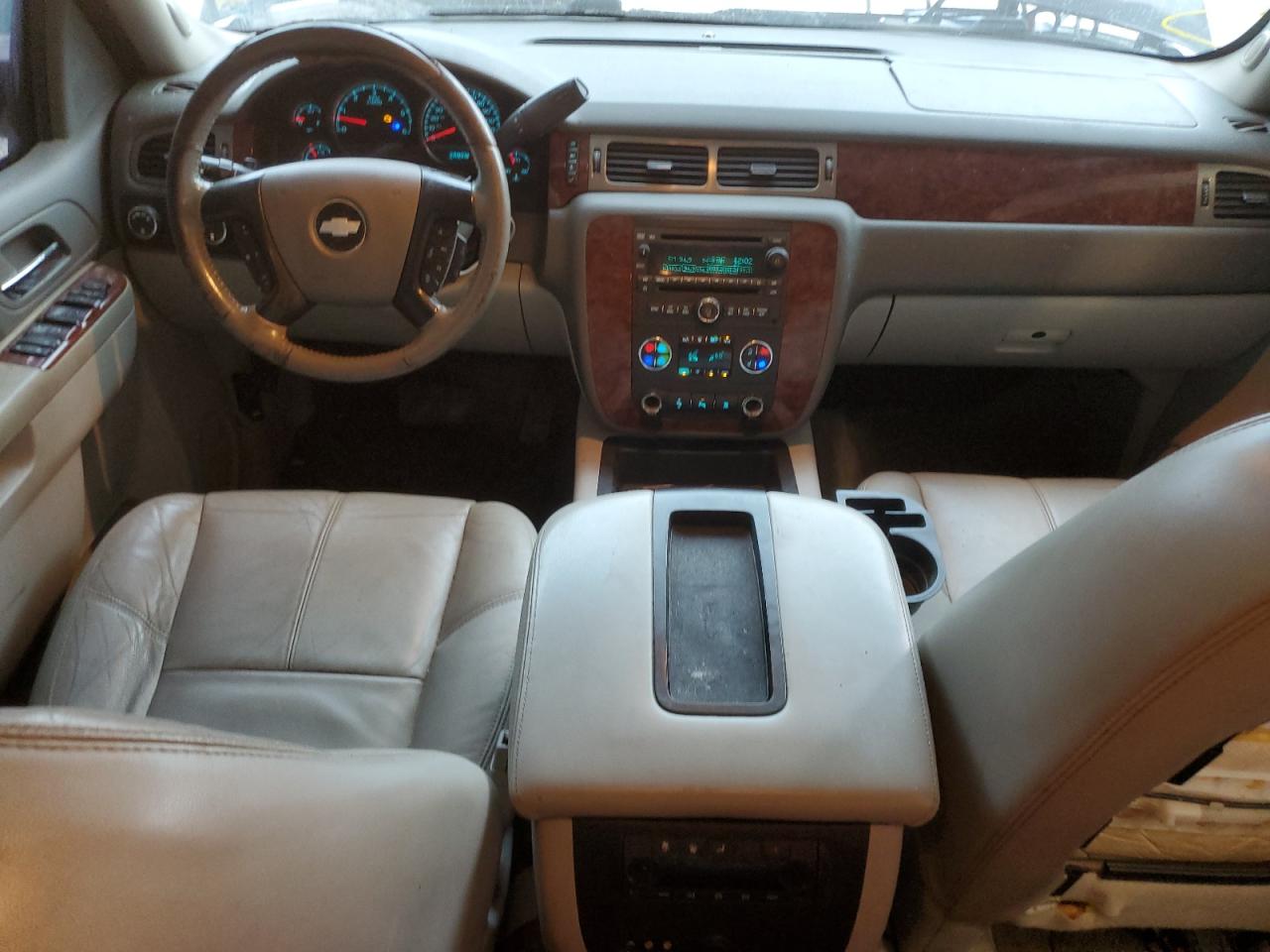 2010 Chevrolet Tahoe VIN 1GNUKBE02AR133475 Copart auction photo, water/flood damage thumbnail 8