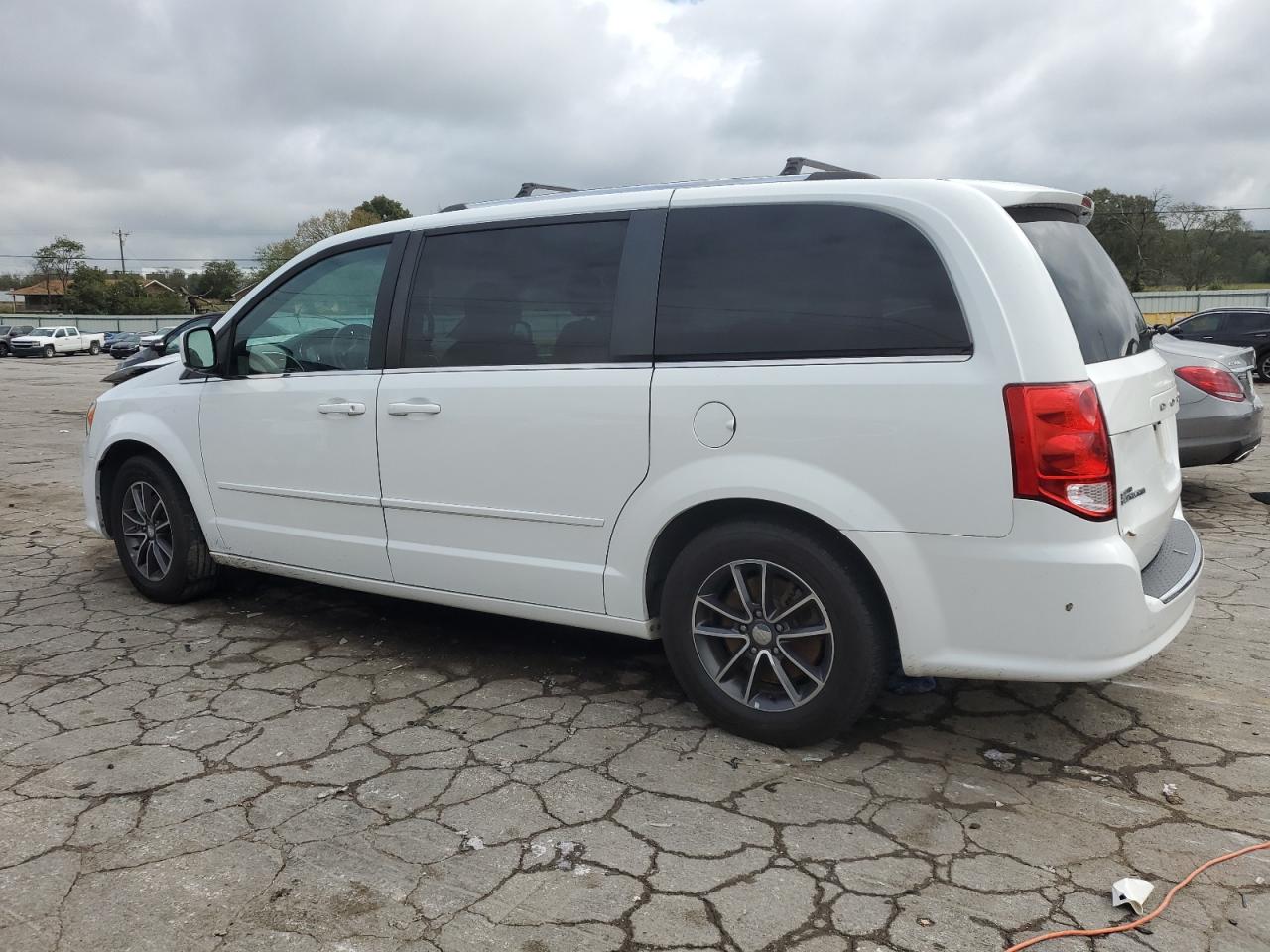2017 Dodge Caravan VIN 2C4RDGCG1HR545977 Copart auction photo, front end / minor dent/scratches damage thumbnail 2
