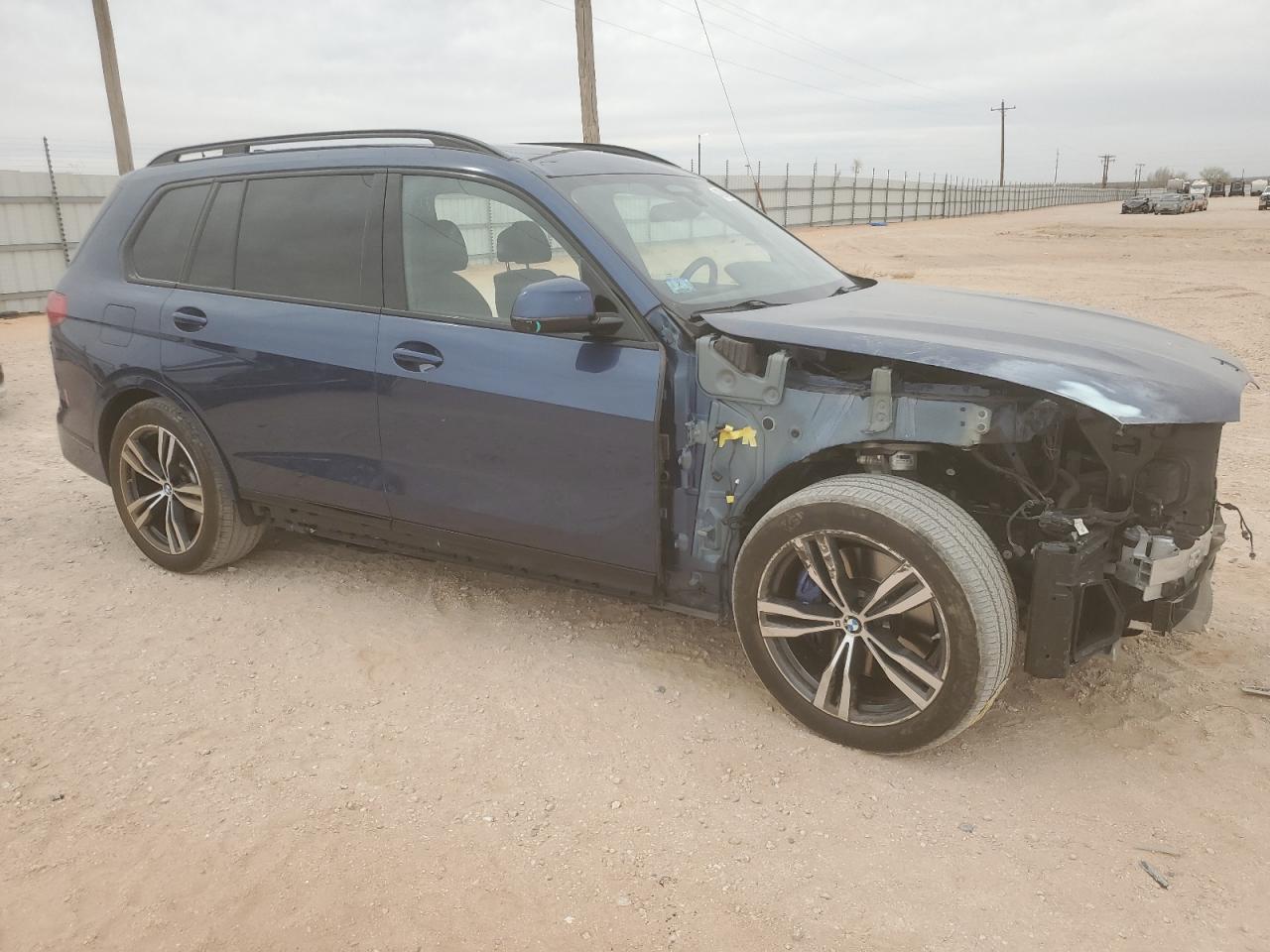 2022 BMW X7 VIN 5UXCW2C02N9L18495 Copart auction photo, front end / minor dent/scratches damage thumbnail 4