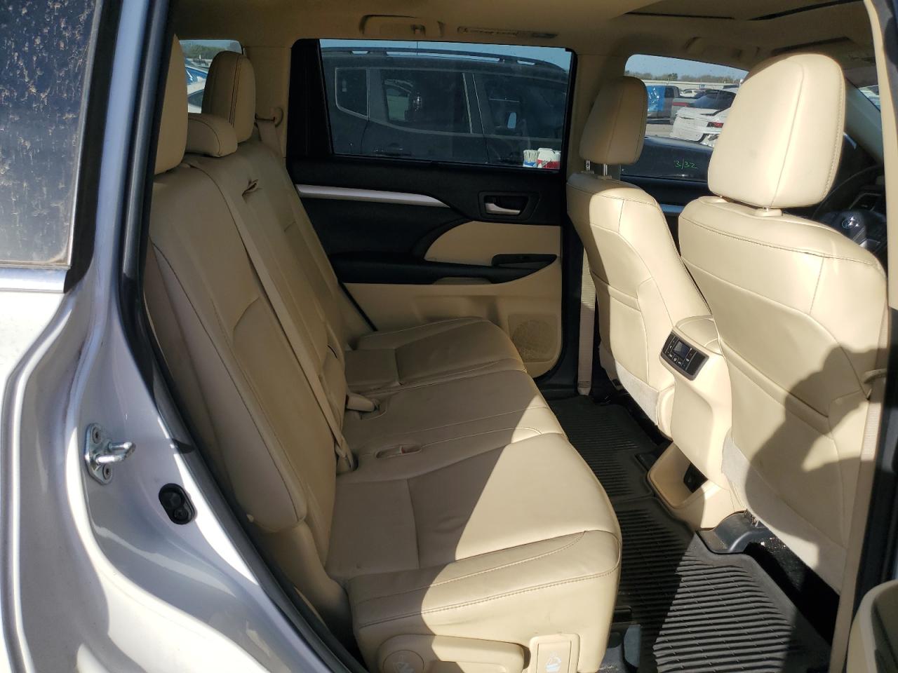 2015 Toyota Highlander VIN 5TDKKRFH8FS099015 Copart auction photo, rear end damage thumbnail 11