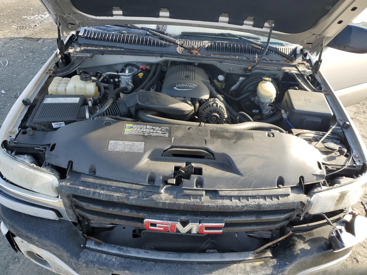 2006 GMC Sierra VIN 2GTEK13T561156091 Copart auction photo, front end / side damage thumbnail 12