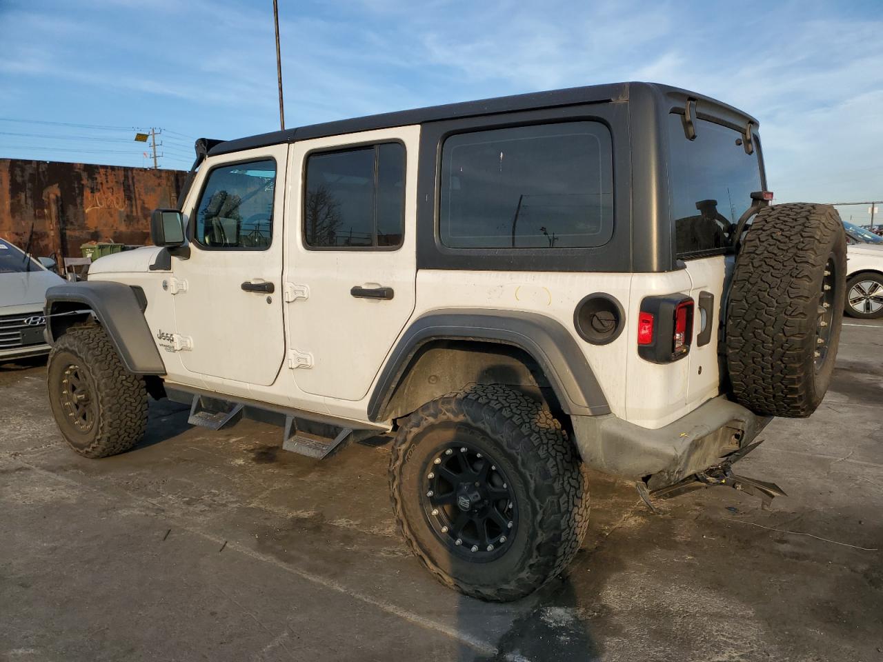 2019 Jeep Wrangler VIN 1C4HJXDGXKW505513 Copart auction photo, rear end damage thumbnail 2