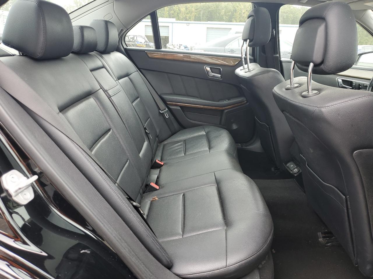 2011 Mercedes-Benz E-klasse VIN WDDHF8HB5BA333206 Copart auction photo, rear end damage thumbnail 10