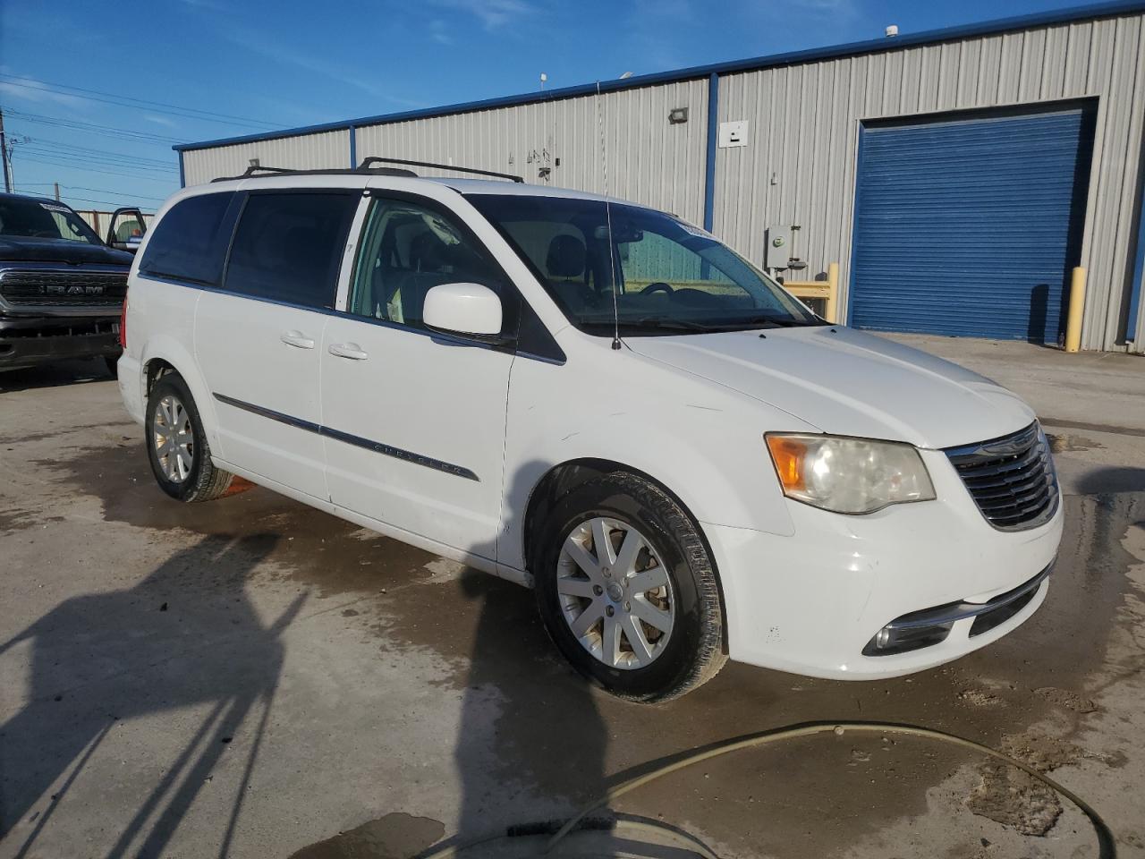 2014 Chrysler Town & Country VIN 2C4RC1BG9ER156677 Copart auction photo, vandalism / rear end damage thumbnail 4