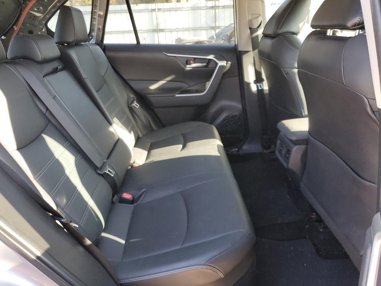 2021 Toyota RAV 4 VIN 4T3B6RFVXMU064112 Copart auction photo, rear end / minor dent/scratches damage thumbnail 11
