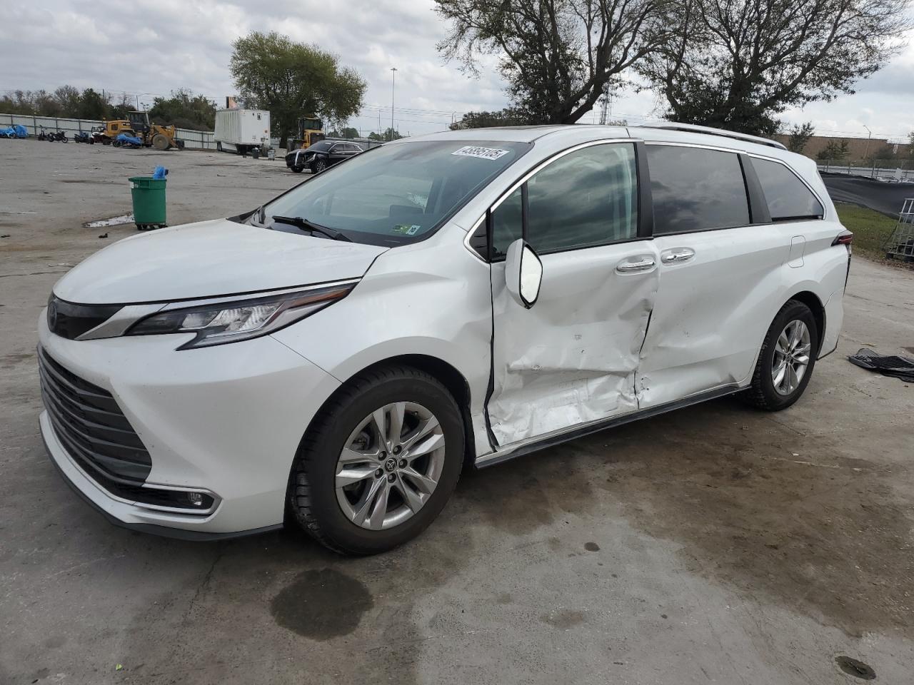 2022 Toyota Sienna VIN 5TDZSKFC9NS046588