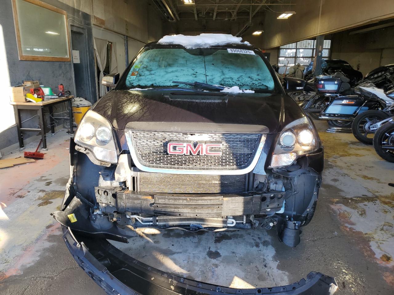 2011 GMC Acadia VIN 1GKKVRED6BJ293298 Copart auction photo, front end / minor dent/scratches damage thumbnail 5