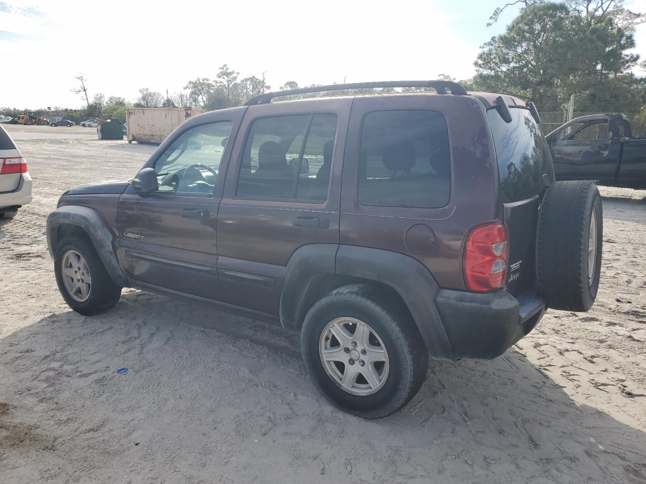 2004 Jeep Liberty (North America) VIN 1J4GK48K94W148215 Copart auction photo, minor dent/scratches damage thumbnail 2