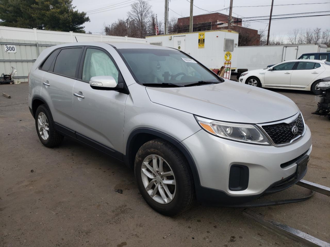 2014 KIA Sorento VIN 5XYKT3A68EG461436 Copart auction photo, side / front end damage thumbnail 4