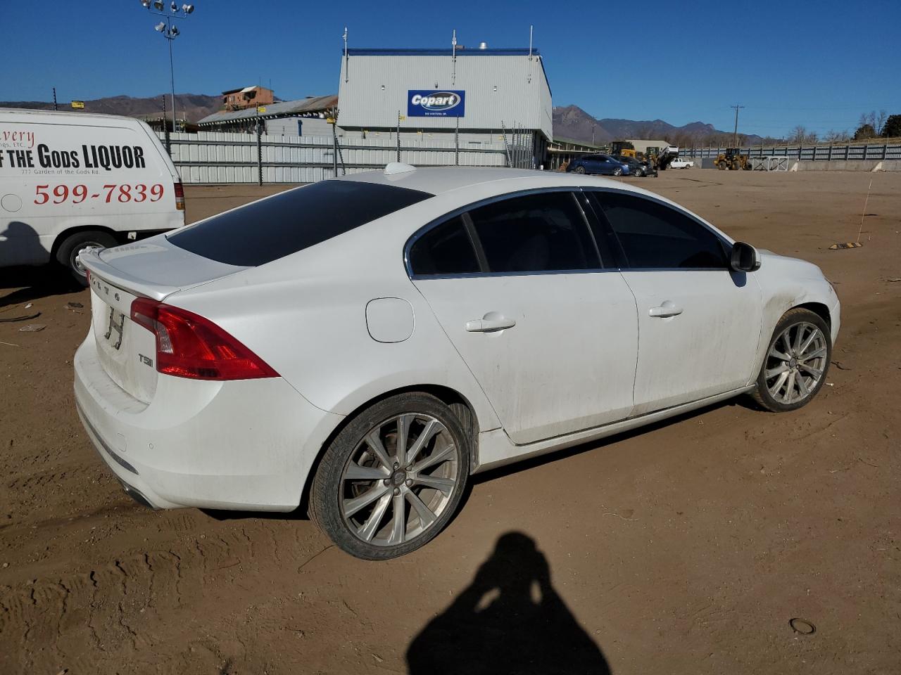 2018 Volvo S60 VIN LYV402HK9JB168579 Copart auction photo, front end / side damage thumbnail 3