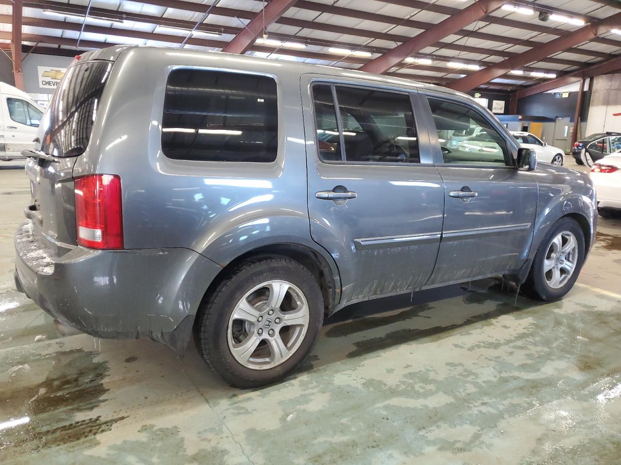 2013 Honda Pilot VIN 5FNYF4H52DB005586 Copart auction photo, minor dent/scratches damage thumbnail 3