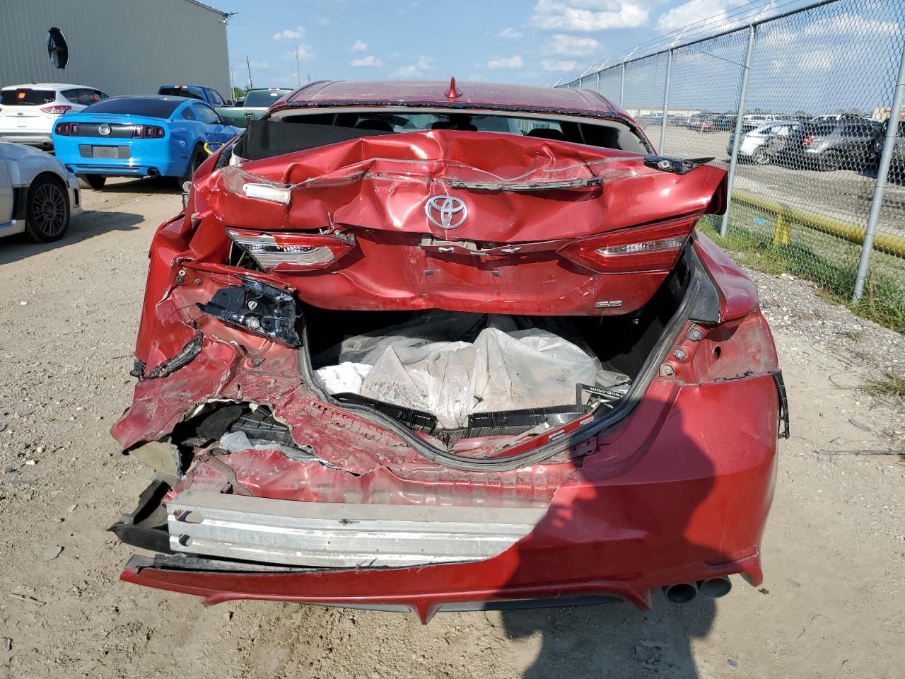 2019 Toyota Camry VIN 4T1B11HK0KU265722 Copart auction photo, rear end / minor dent/scratches damage thumbnail 6
