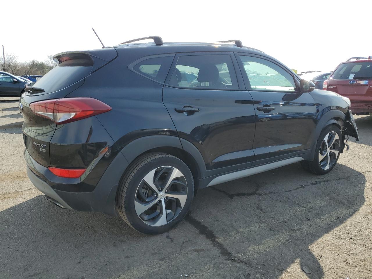 2017 Hyundai Tucson VIN KM8J3CA24HU502572 Copart auction photo, front end / side damage thumbnail 3