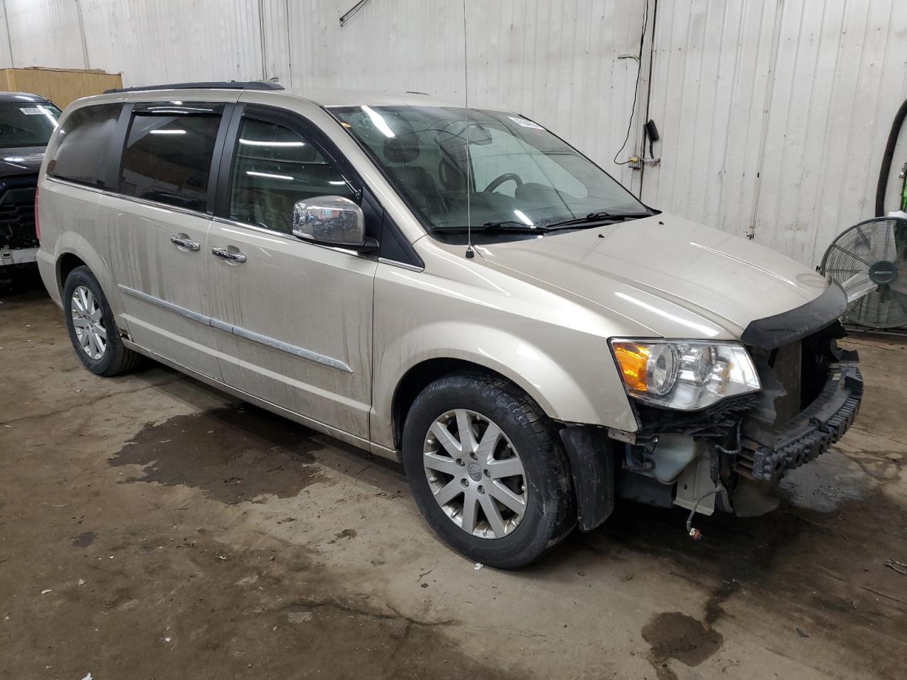 2012 Chrysler Town & Country VIN 2C4RC1CG0CR400745 Copart auction photo, front end damage thumbnail 4