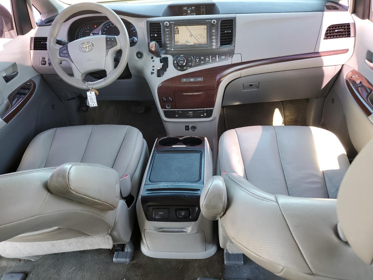 2012 Toyota Sienna VIN 5TDYK3DCXCS186960 Copart auction photo, rear end damage thumbnail 8