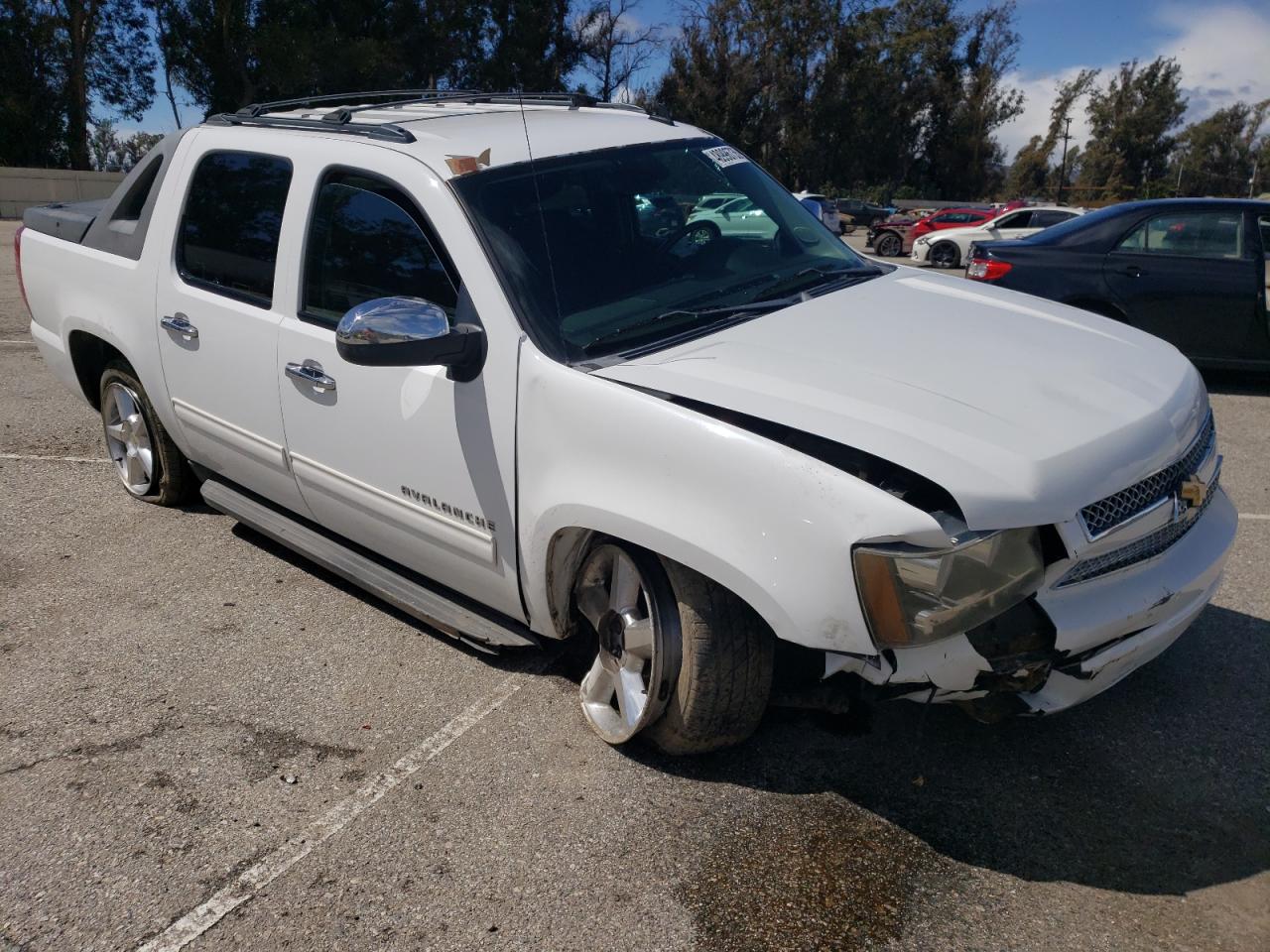 2012 Chevrolet Avalanche VIN 3GNMCEE00CG105045 Copart auction photo, front end / side damage thumbnail 4