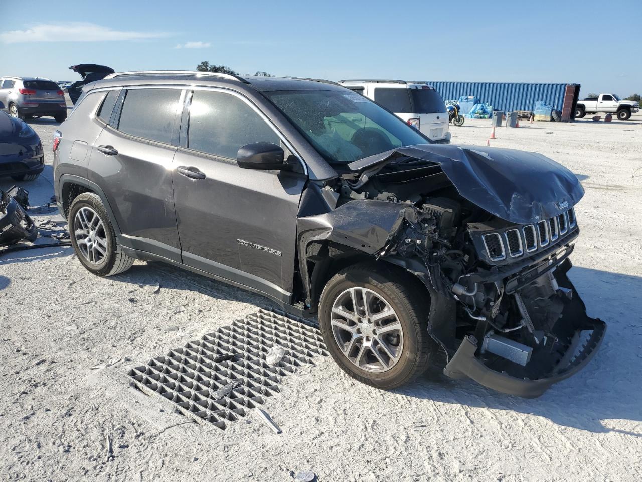 2020 Jeep Compass VIN 3C4NJCBB4LT257074 Copart auction photo, front end damage thumbnail 4