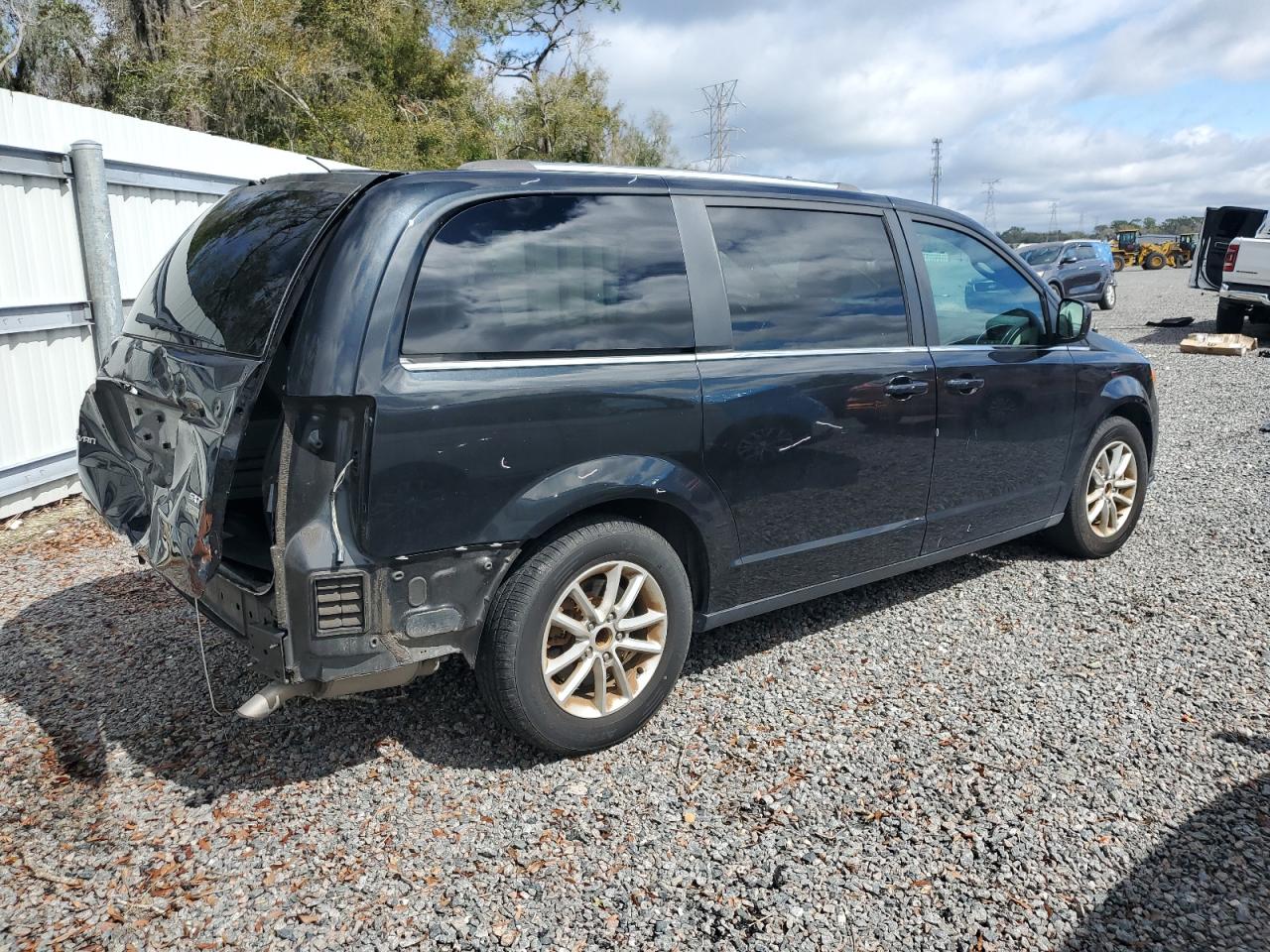 2019 Dodge Caravan VIN 2C4RDGCGXKR725739 Copart auction photo, rear end / side damage thumbnail 3