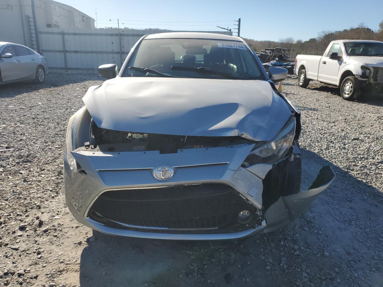 2019 Toyota Yaris VIN 3MYDLBYV7KY517424 Copart auction photo, front end damage thumbnail 5
