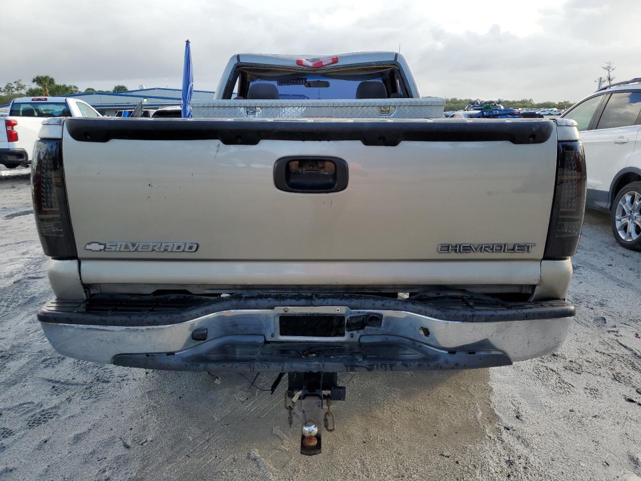 2000 Chevrolet Silverado VIN 1GCEK14V5YE425577 Copart auction photo, water/flood damage thumbnail 6