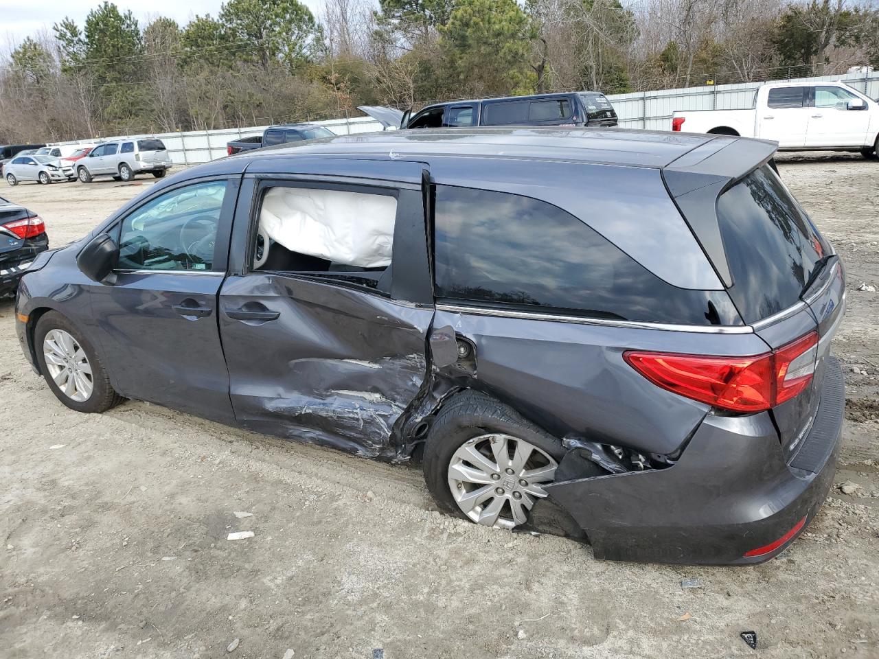 2020 Honda Odyssey VIN 5FNRL6H23LB028808 Copart auction photo, side / rear end damage thumbnail 2