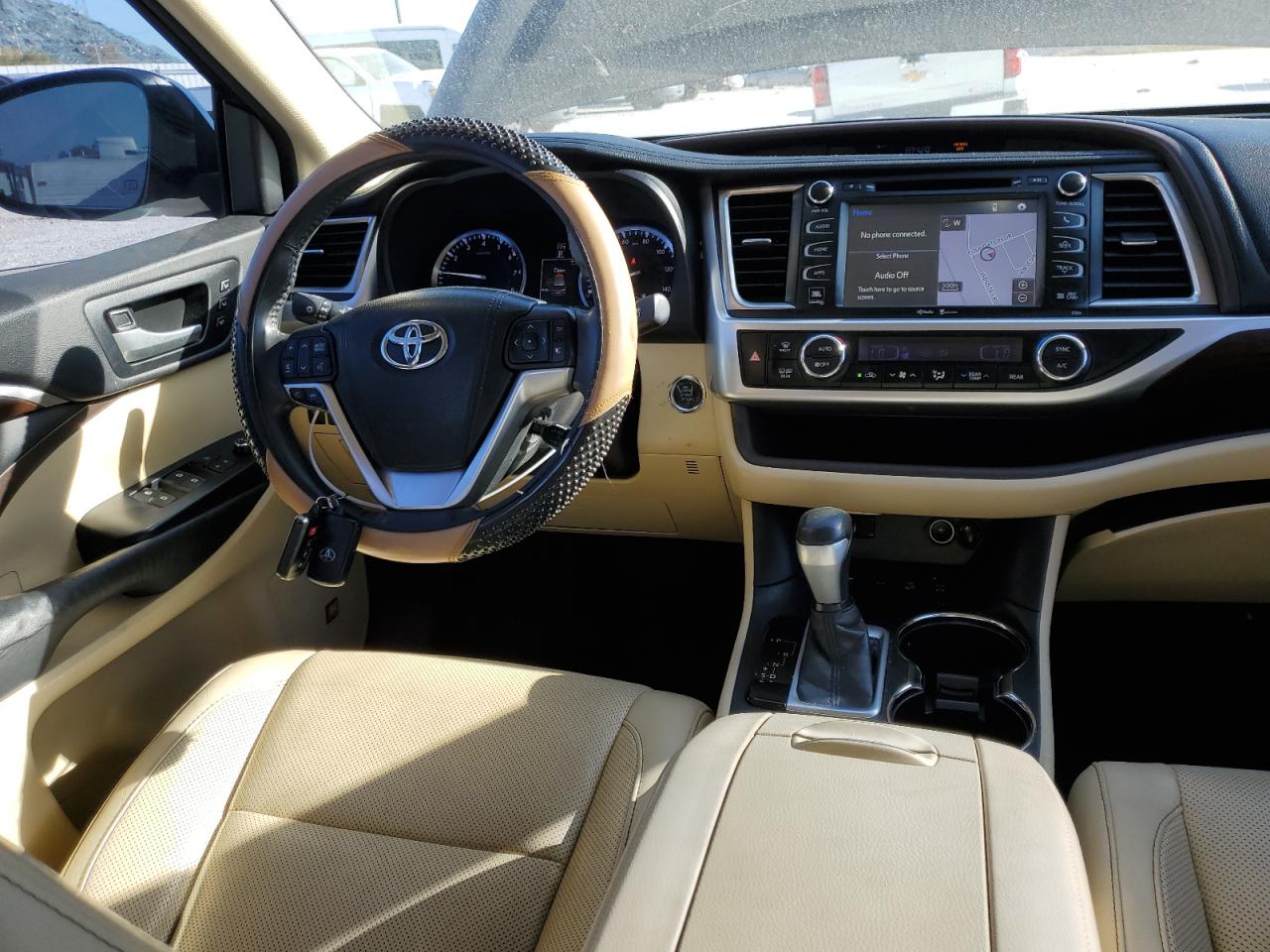 2015 Toyota Highlander VIN 5TDDKRFH3FS153085 Copart auction photo, front end damage thumbnail 8