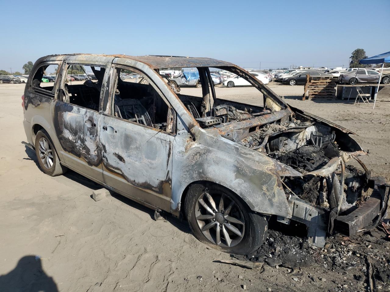 2014 Dodge Caravan VIN 2C4RDGCG6ER298418 Copart auction photo, burn damage thumbnail 4