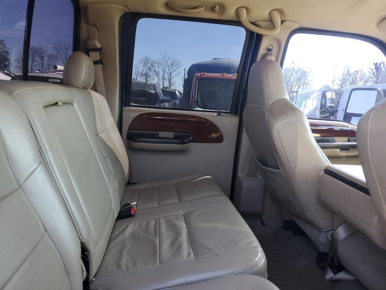 2005 Ford F250 VIN 1FTSW21P45EB58852 Copart auction photo, front end damage thumbnail 10