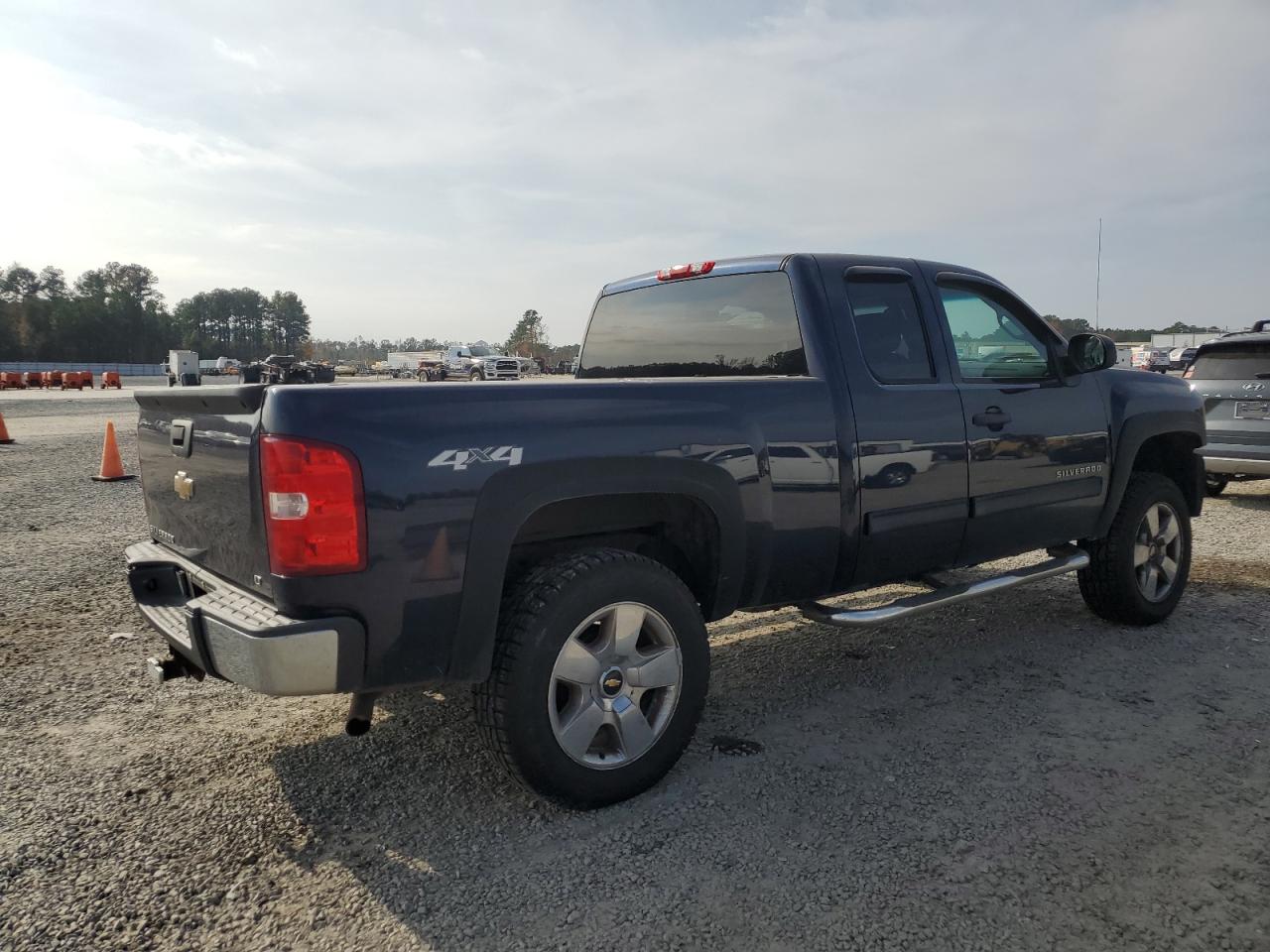 2009 Chevrolet Silverado VIN 1GCEK29J79Z294044 Copart auction photo, front end damage thumbnail 3