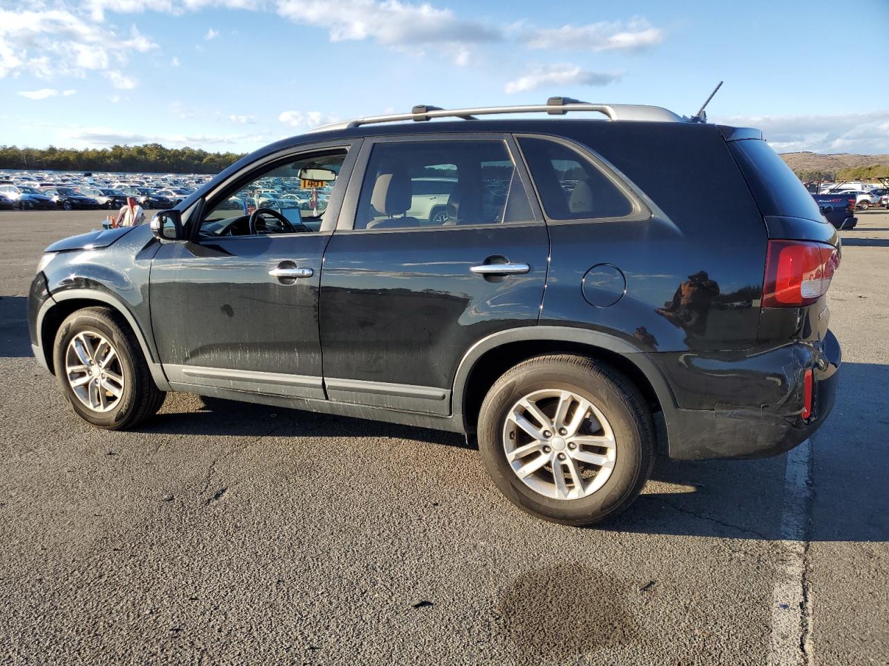 2014 KIA Sorento VIN 5XYKT3A69EG429739 Copart auction photo, front end / minor dent/scratches damage thumbnail 2